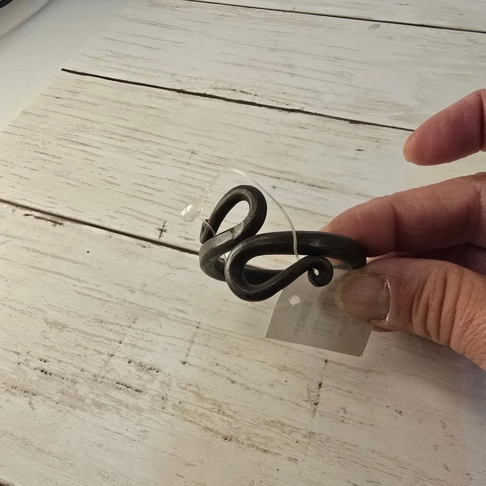 Set of 4‎ Hand Forged Wrought Iron Napkin Rings Rustic Matte Black Scroll Design